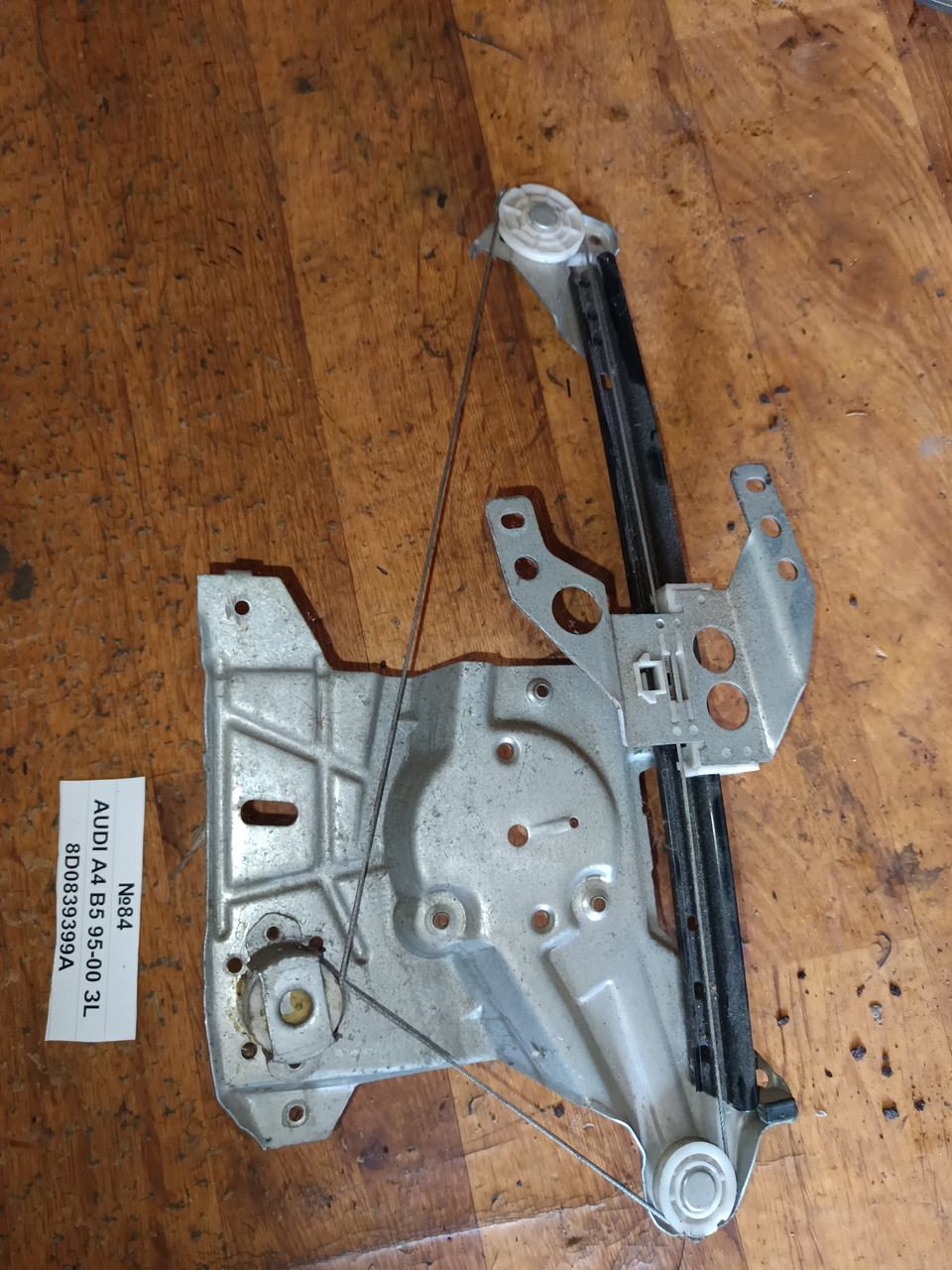 №84 Склопідйомник задній лівий 8D0839399A для Audi A4 B5 95-00, фото 1