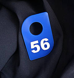 Стильний чорний номерок для гардероба