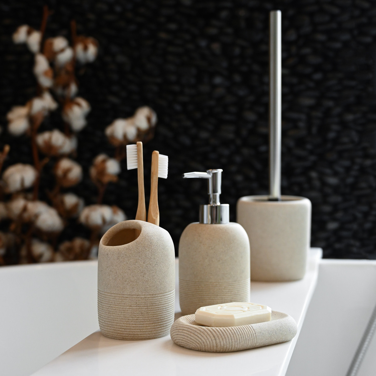 Комплект No12 BOSTON: йоржик, мильниця, диспенсер, підставка для щіток