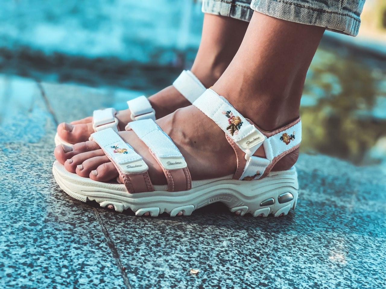 Жіночі сандалії Skechers D'lites Sandals White Pink Flowers ALL04284
