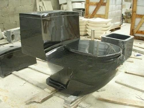 Унітаз з темно-сірого граніту в камені, фото 1