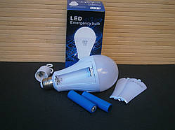 Лампочка світлодіодна аварійна 15 W  220В цоколь Е-27 із змінними акумуляторами