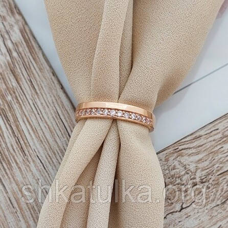 Каблучка золота з доріжкою з білих круглих фіанітів 2.93
