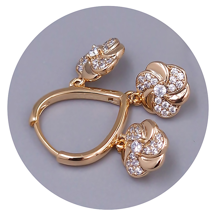 Сережки ХР. Позолота 18К. Камені: білий циркон. Довжина: 26 мм. Ширина: 25 мм.