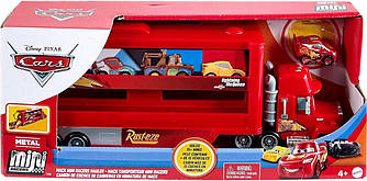 Транспортер Mattel Disney Pixar Cars Mack Mini Racers Hauler машинка Мак та міні Блискавка Маккуїн GNW34