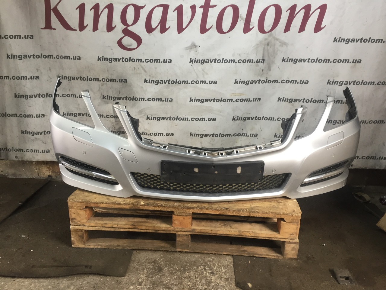 Передний бампер взборе Mercedes W212 E-class