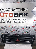 Решітка решітка радіатора mr387981/ 82 mitsubishi pajero 3 i