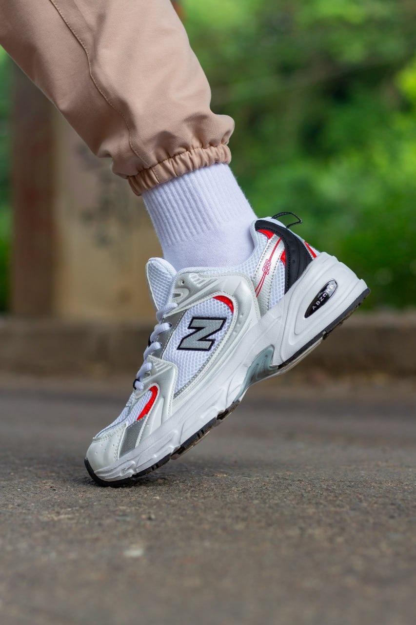 Чоловічі демісезонні кросівки New Balance 530 White/Red (білі з червоним) стильні спортивні кроси NB046 НБ vkross