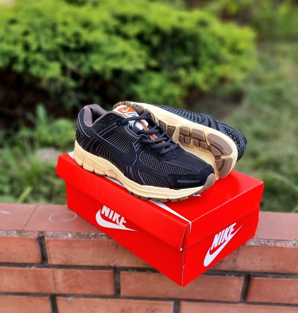 Чоловічі кросівки Nike Zoom Vomero 5 (чорні із сірим) стильні кросівки 01128 Найк vkross