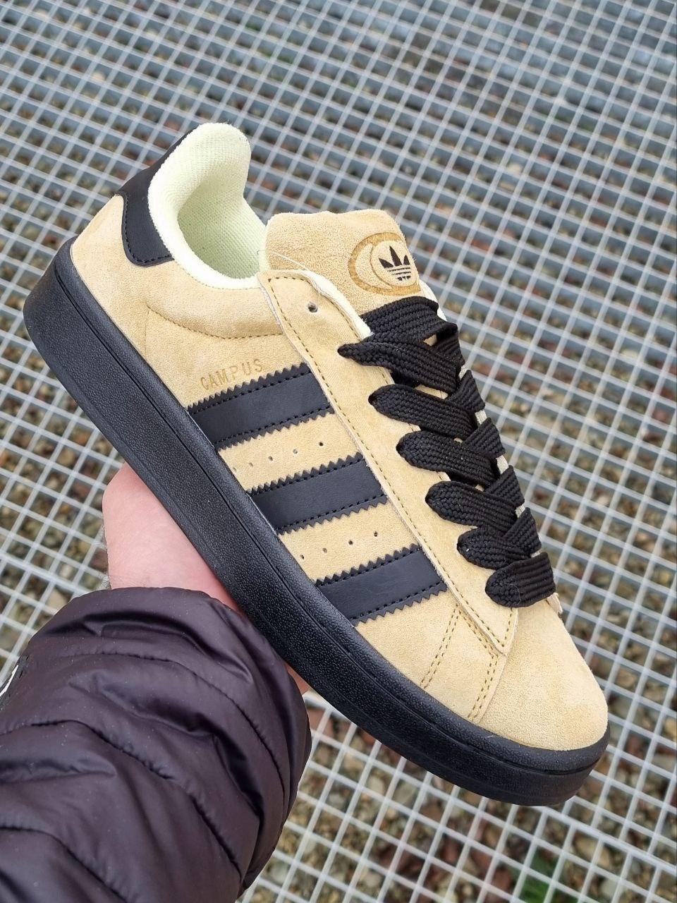 Чоловічі кросівки Adidas Campus (пісочні з чорним) спортивні повсякденні кроси 01189 Адідас vkross