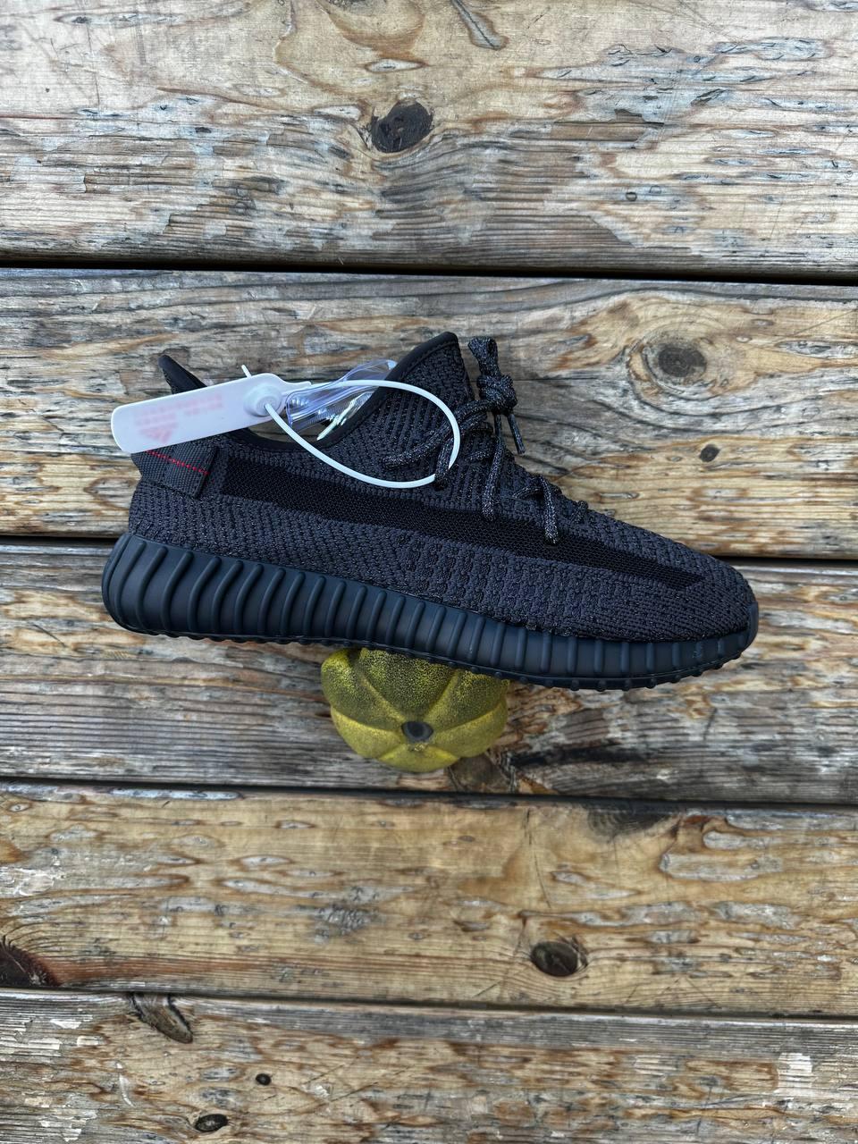 Чоловічі текстильні кросівки Adidas Yeezy Boost 350 V2 (чорні) стильні кроси 45-2 Адідас vkross