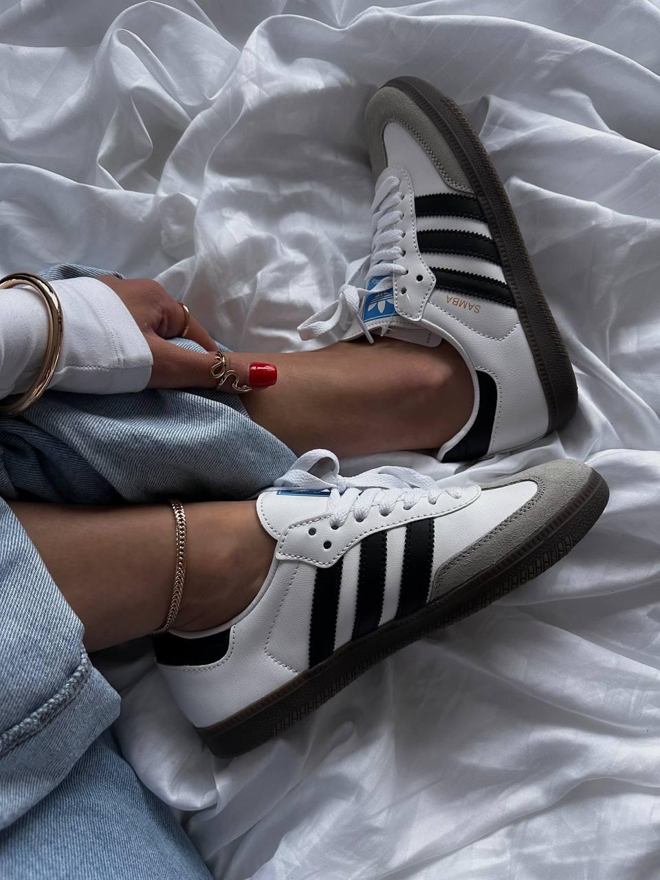 Жіночі демісезонні кросівки Adidas Samba OG Vegan Low White Black (білі з чорним) стильні 1424 Адідас vkross