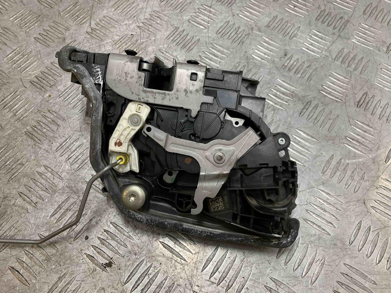 Б/В Замок дверей передній правий BMW 5 G30 51217477688, фото 1