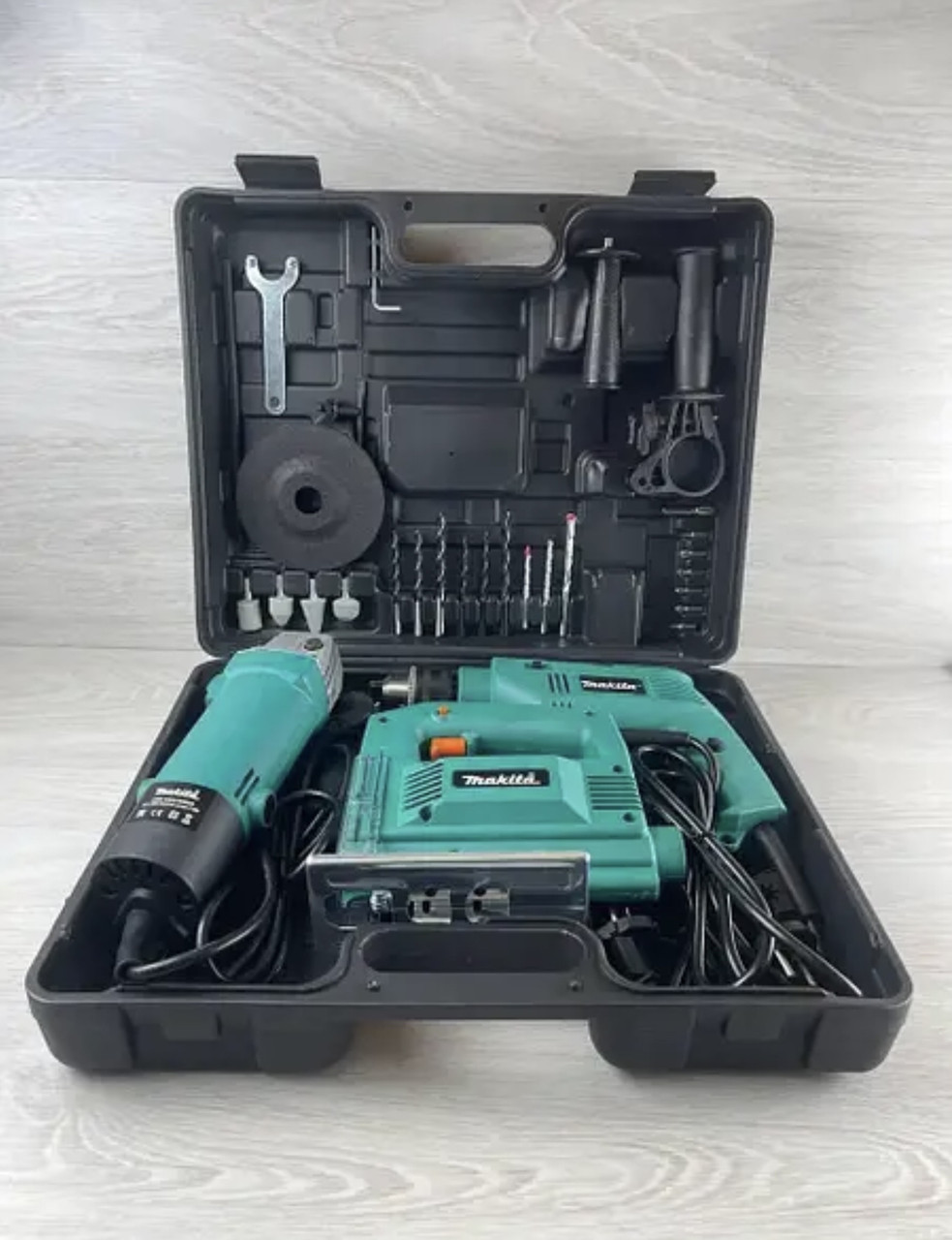 Набір Makita 3 в 1 дриль HP1630, лобзик 4326HN, болгарка 4326 з набором інструментів у кейсі