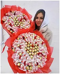 Букет з цукерок Ferrero Rocher і Raffaello Рафаелло в руку червоний