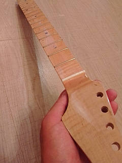 Гриф кленовый ЛАК Винтаж для электрогитары електрогитари гитары Fender Stratocaster ST 21 лад (ID#959391070), цена: 3939.76 ₴, купить на Prom.ua Гриф кленовый ЛАК Винтаж для электрогитары електрогитари гитары Fender Stratocaster ST 21 лад (ID#959391070), цена: 3939.76 ₴, купить на Prom.ua
