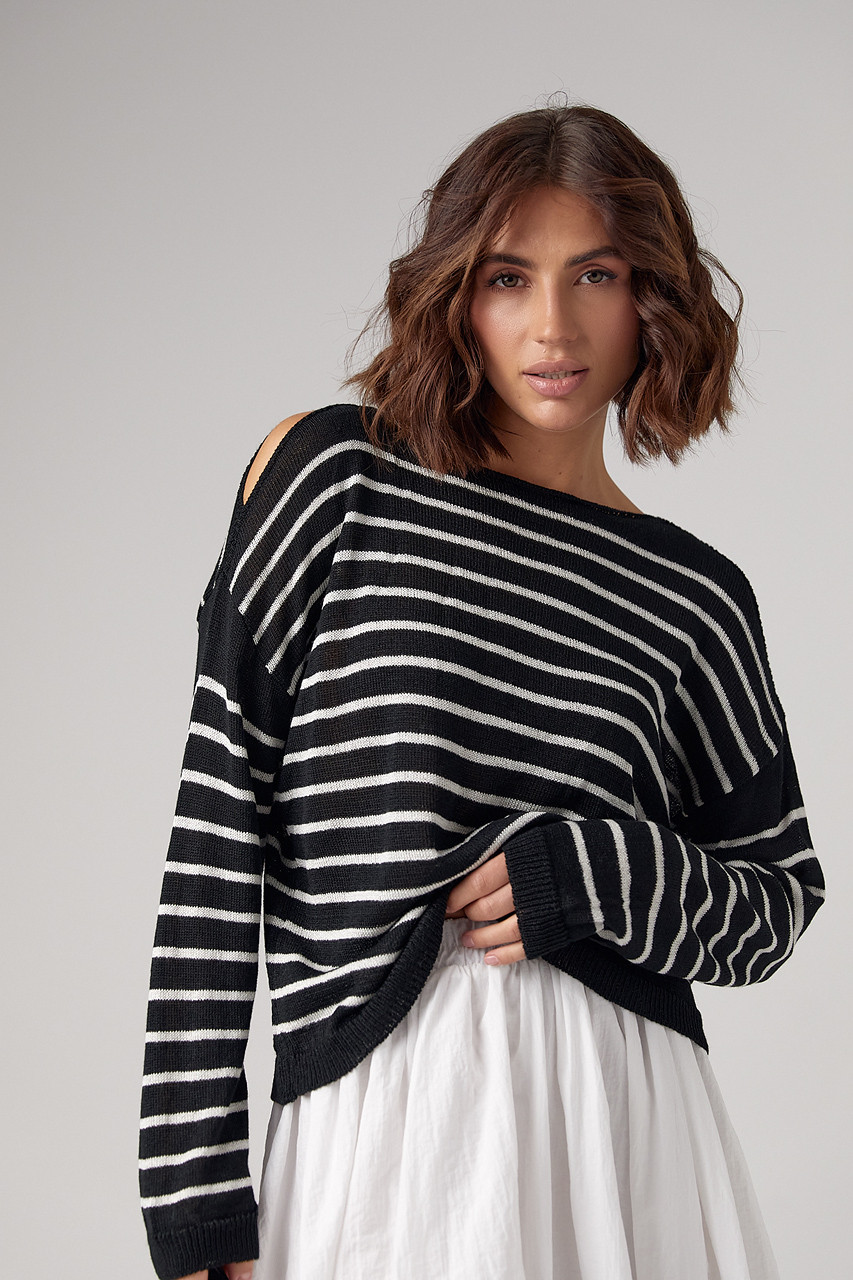 Жіночий смугастий лонгслів із розрізами на плечах - чорний колір, модель 241048