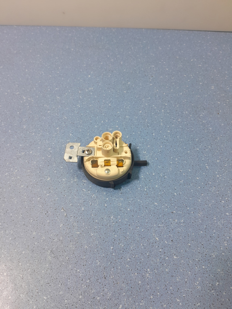Пресостат для пральної машини Ariston AL1056 CTX R 761230