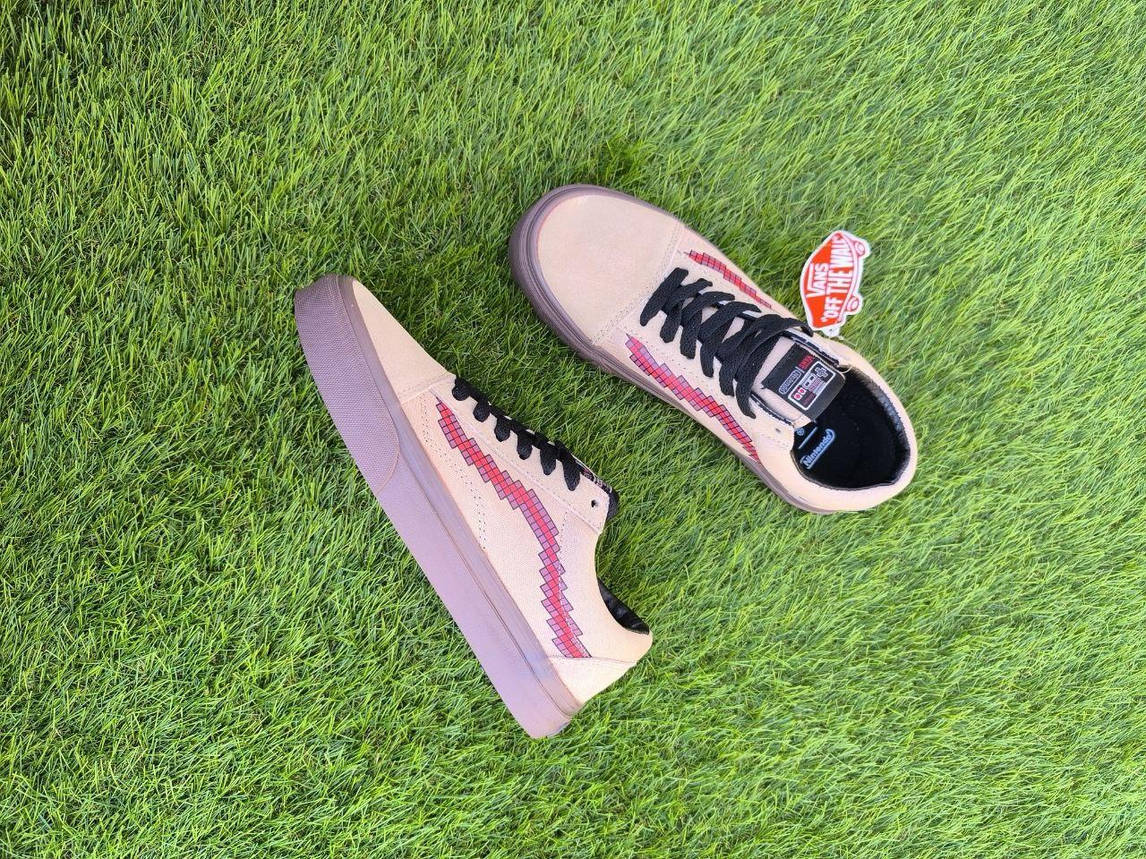 СКИДКА 37 р Vans Old Skool x Nintendo Game Over Light Brown кеди жіночі кросівки, що містяться на темній підошві, фото 1