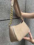 Жіноча бежева сумка через плече багет рептилія, фото 3