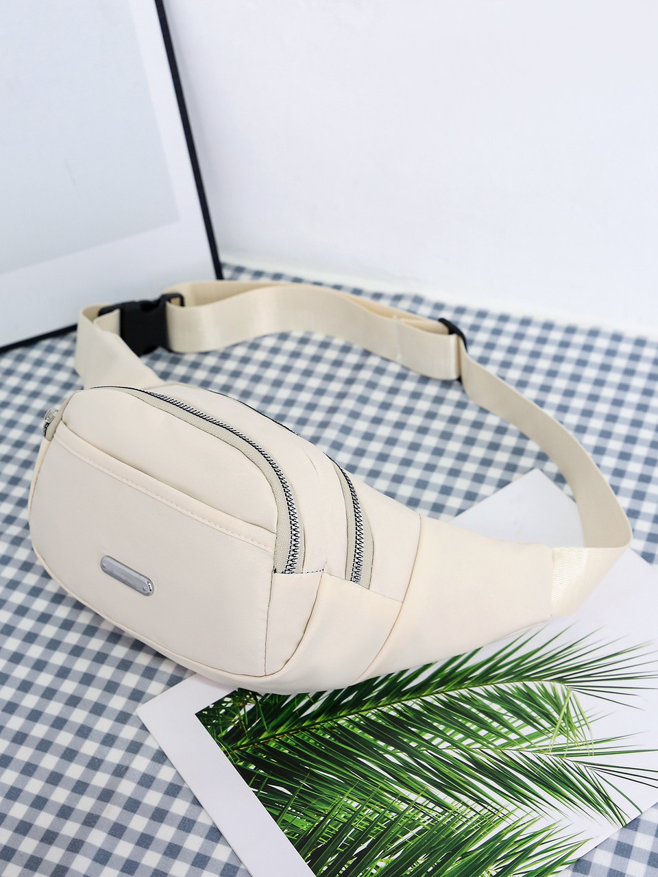 Бананка на три відділи поясна сумка через плече біла, фото 1