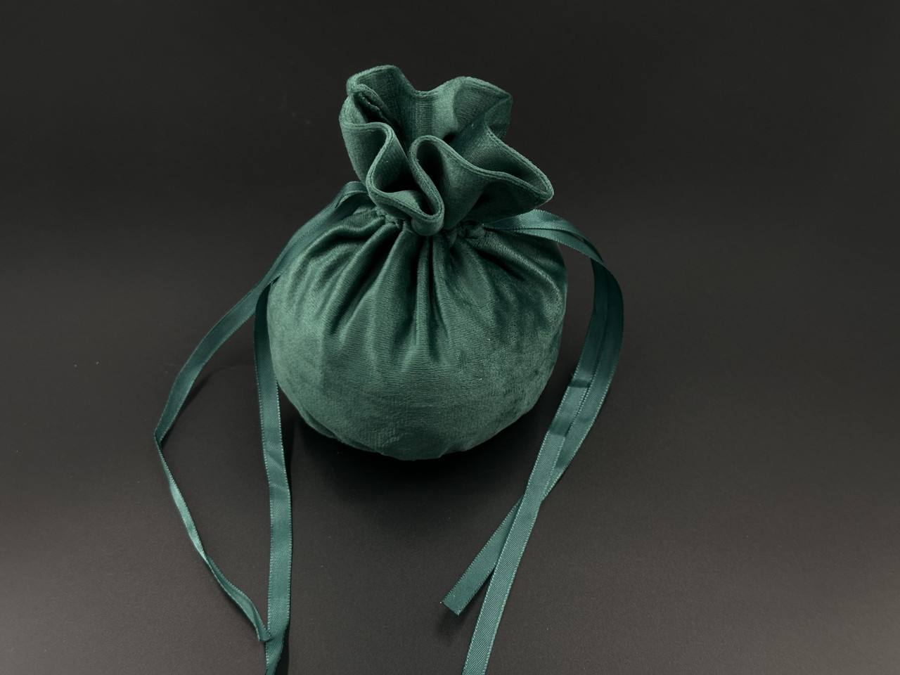 Подарунковий мішечок з оксамиту на затяжках 13х15х9см зеленого кольору, фото 1