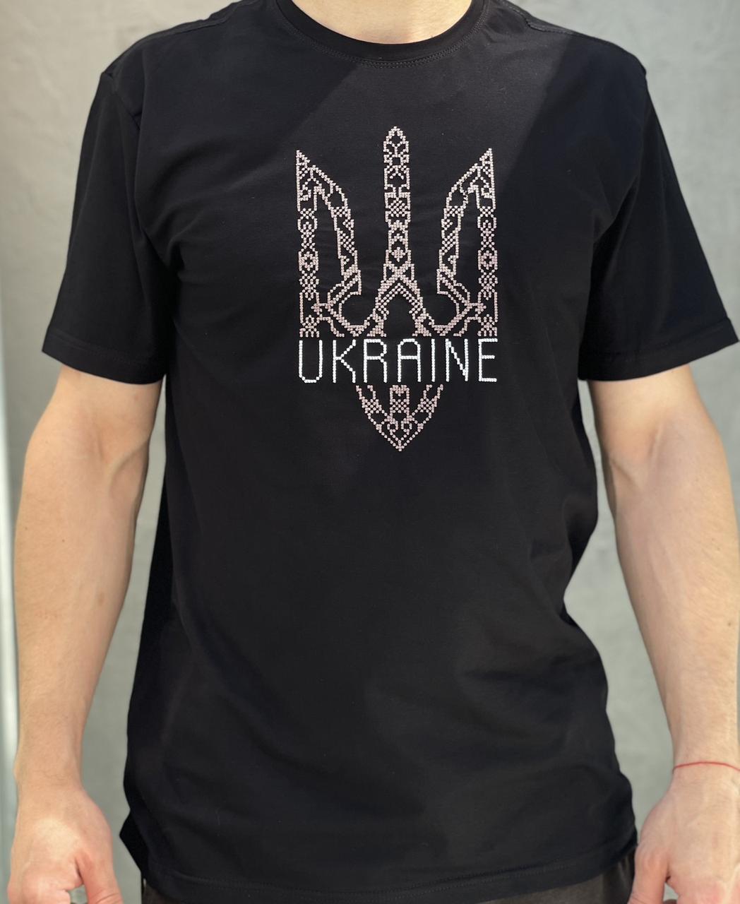 Футболка чоловіча "UKRAINE" Стретч-кулір Чорний (вишивка - Коричневий)
