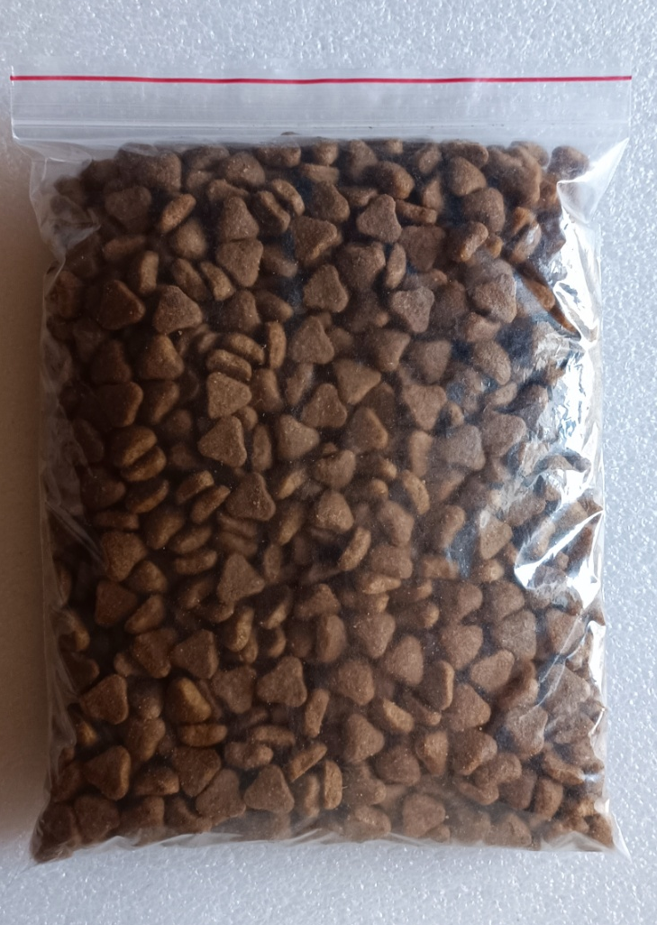 Сухий корм для цуценят великих порід з Куркою 1 кгна вагу CLUB 4 PAWS Клуб 4 Лапи, фото 1