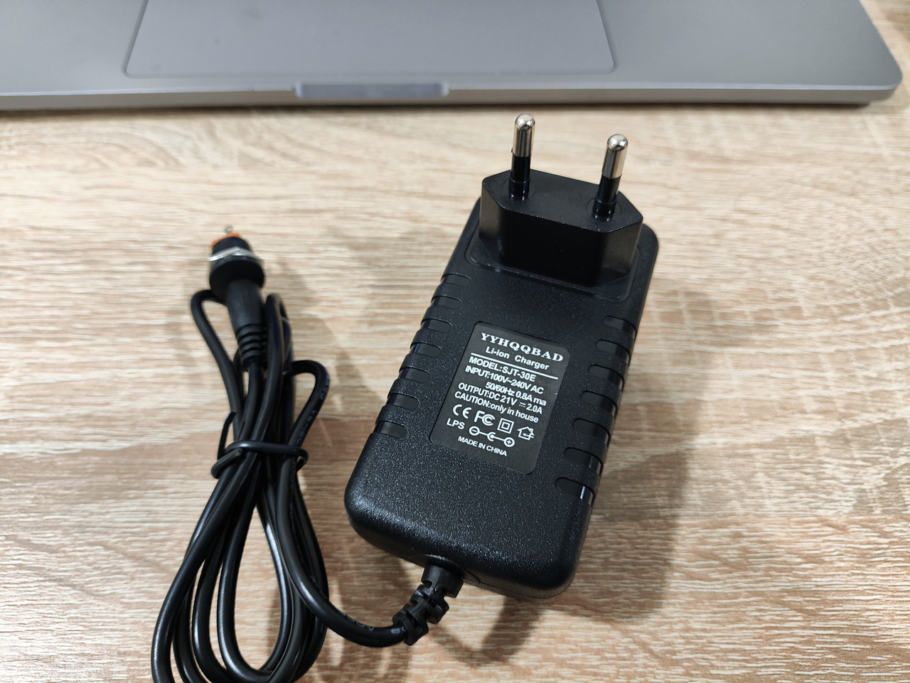 Зарядний пристрій для Li-ion, 21V 2A 5S, 18V (18 - 21 вольт)