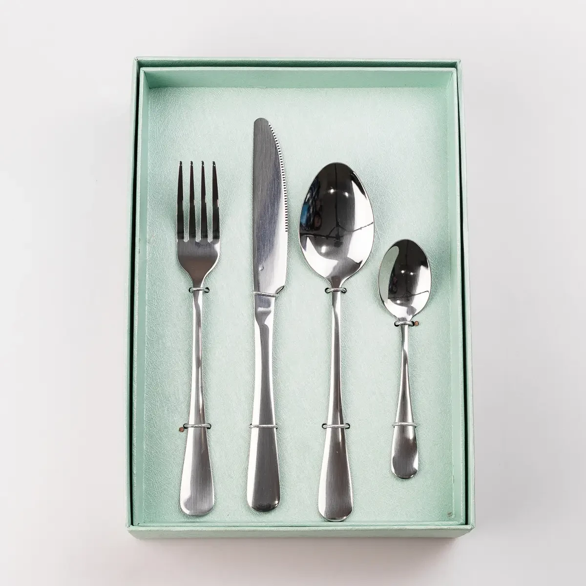 Набір столових приборів із нержавіючої сталі на 6 персон 24 штуки столовий набір