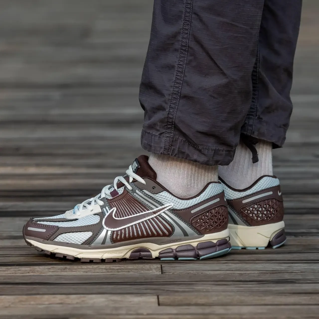 Чоловічі Кросівки Nike Zoom Vomero 5 терракот