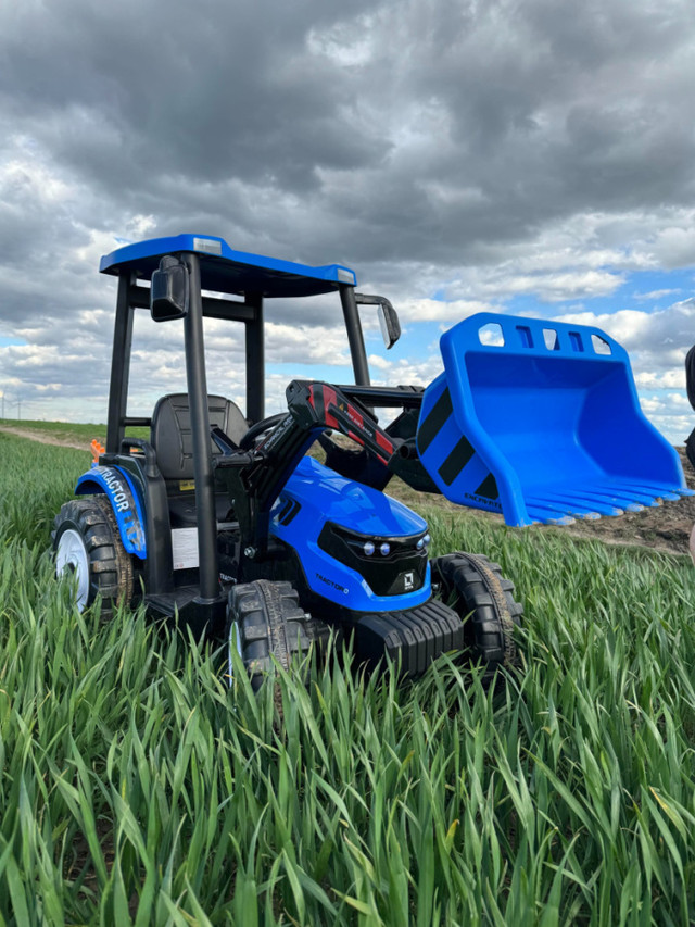 Трактор с прицепом Ramiz MEGA Traktor D68 Трактор с прицепом Ramiz MEGA Traktor D68