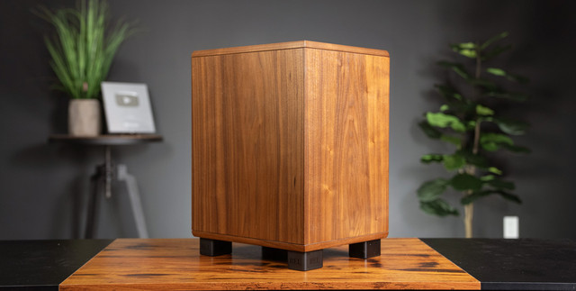 REL Classic 98 Walnut активний сабвуфер