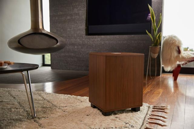 REL Classic 98 Walnut активний сабвуфер