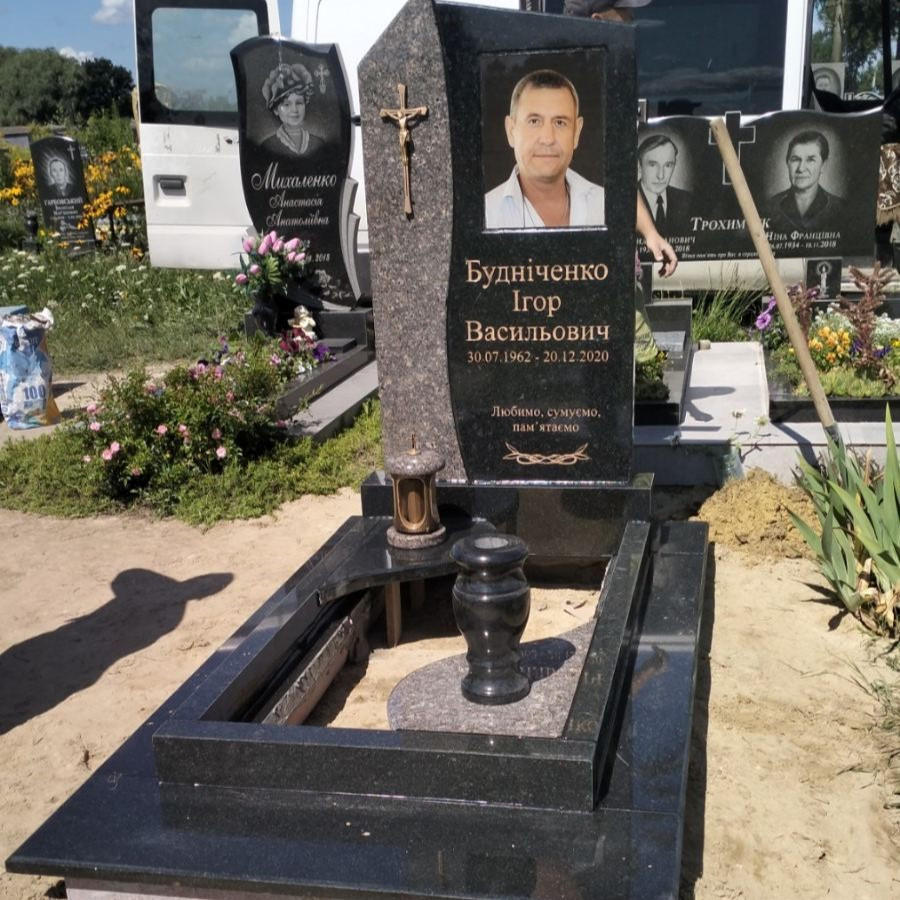 Пам'ятник із фотографією на склі 1000*2000