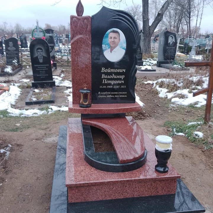 Пам'ятник із свічкою та фотографією на склі 1200*2000