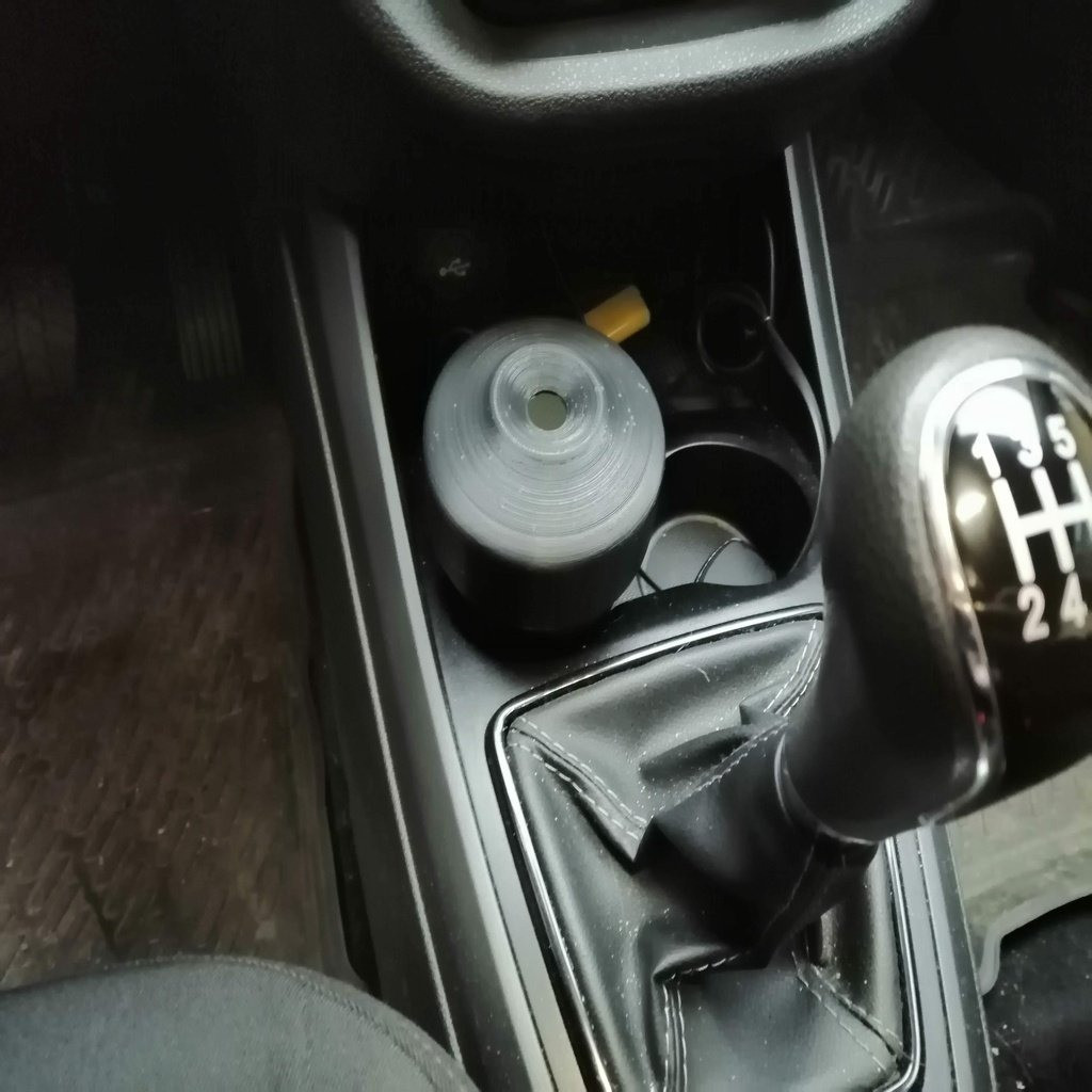 Попільничка в автомобіль