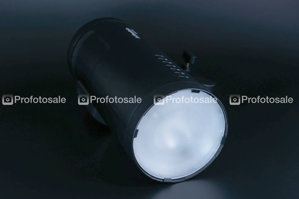 Спалах Profoto B10 plus: продажа, цена в Киеве. Вспышки и