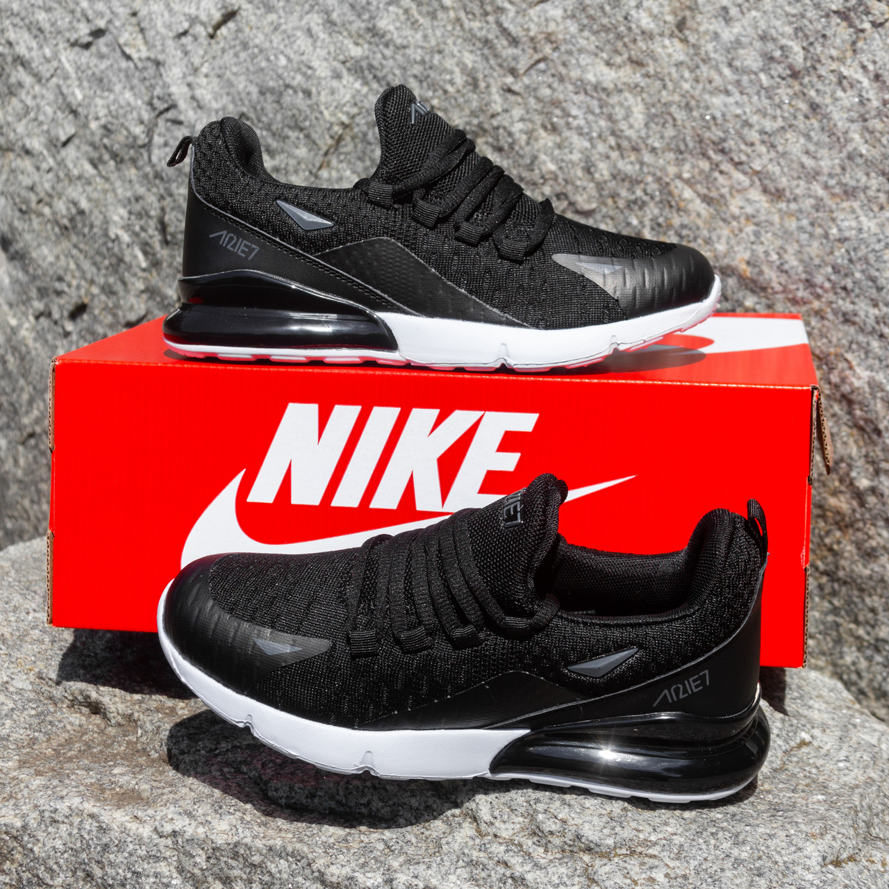РОЗПРОДАЖ Кросівки по типу Nike Air Max 270 чорні з білим