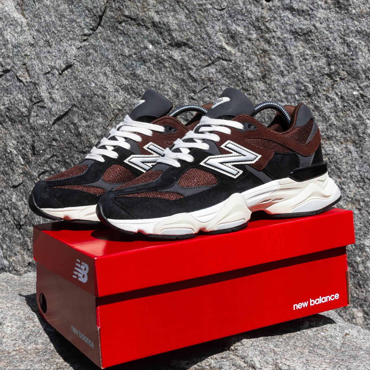 РОЗПРОДАЖ Чоловічі Кросівки New Balance 9060 чорні з терракотовим