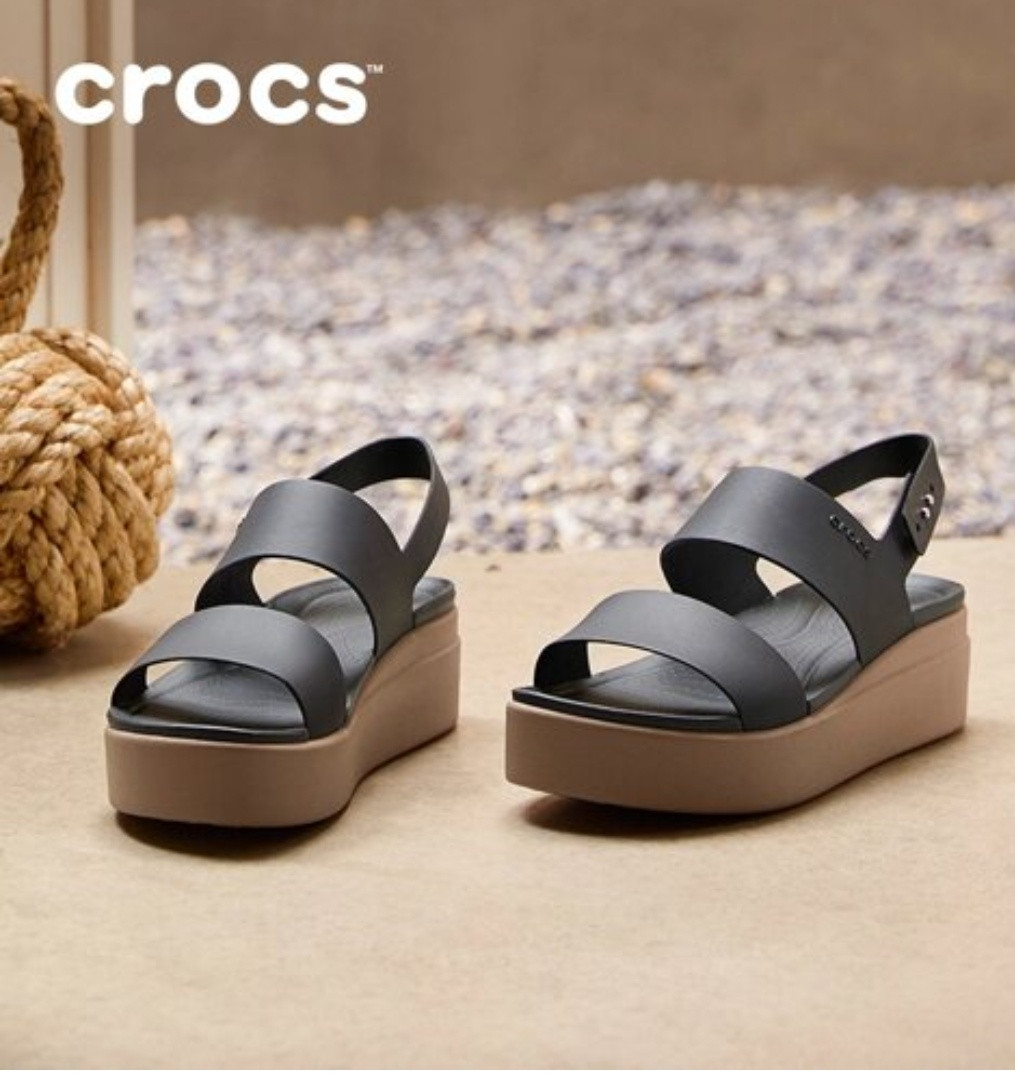 Crocs brooklyn low босоніжки, сандалі жіночі, оригінал.