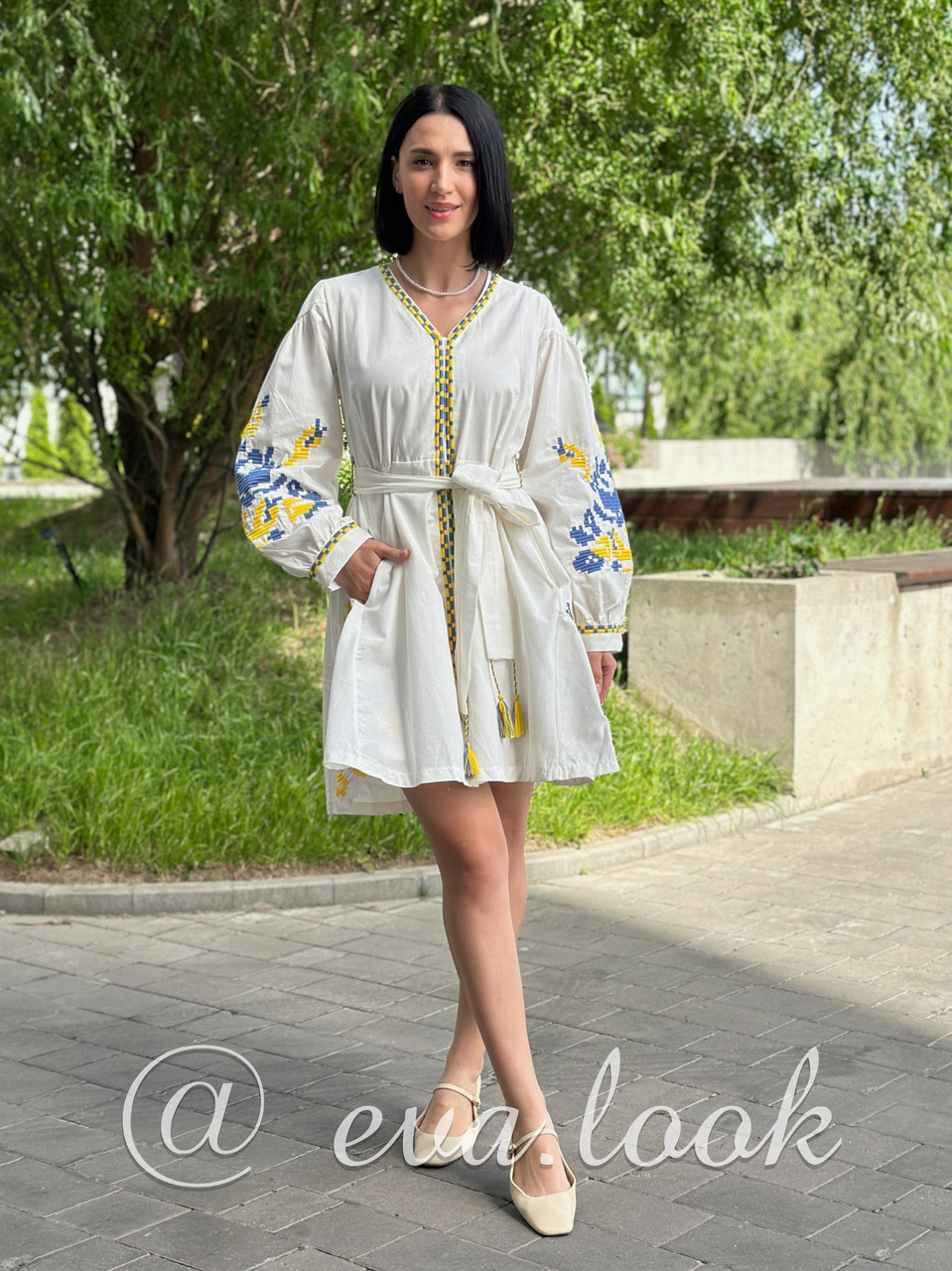 Вишите жіноче плаття білого кольору, фото 1