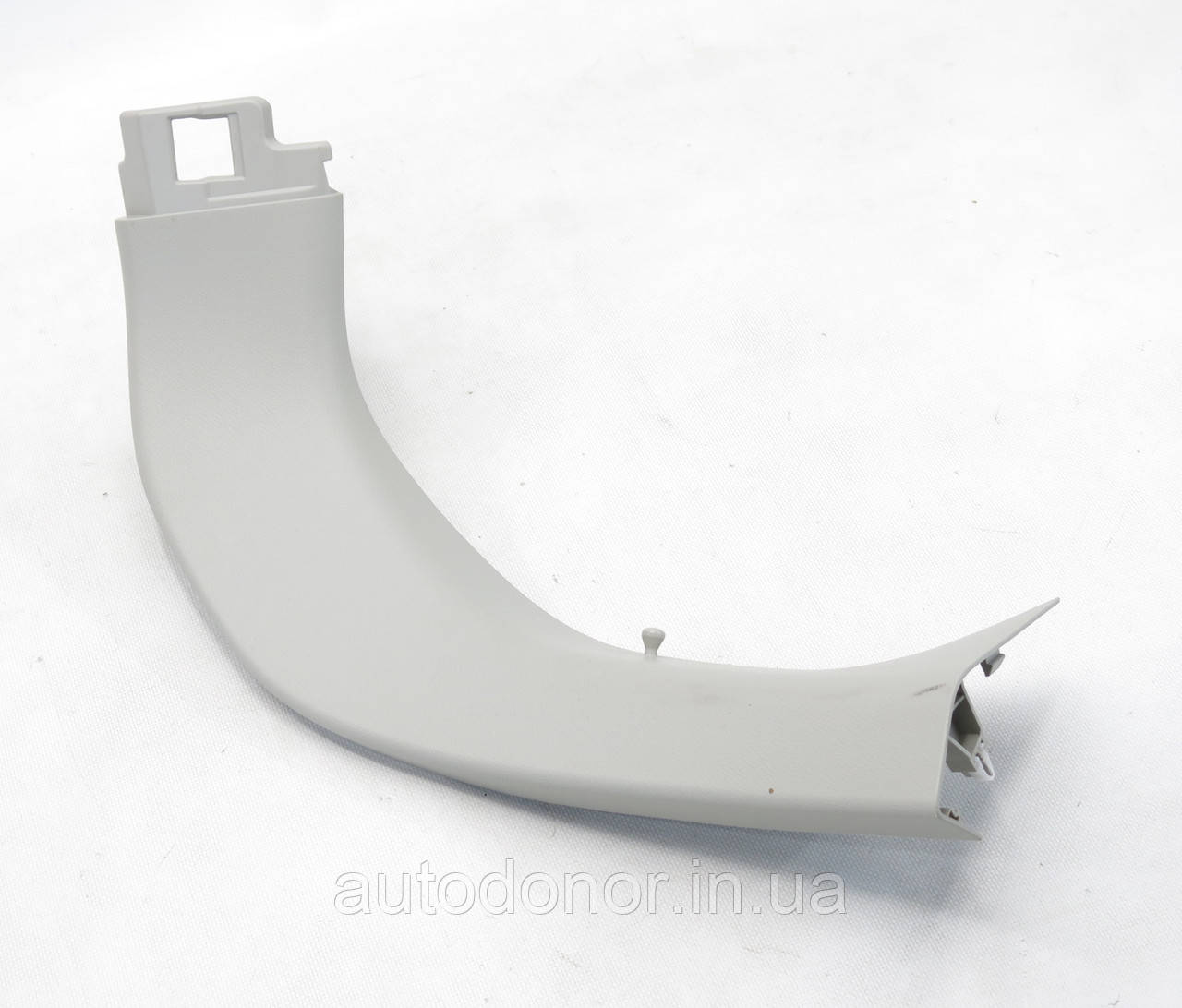 Обшивка дверей (кришки, ляди) багажника права G-GRAY Nissan Leaf ZE1 (18-) 90902-5SA0A