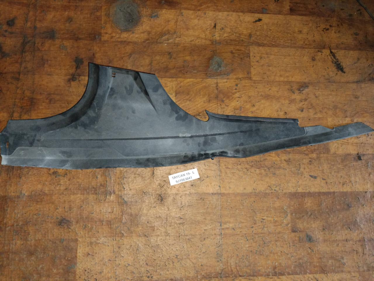 Брызговик левый 9J1863041 для Porsche Taycan 19-, фото 1