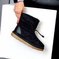 Жіноче зимове та демісезонне взуття