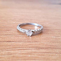 Кольцо из серебра родированное с цирконием Арти