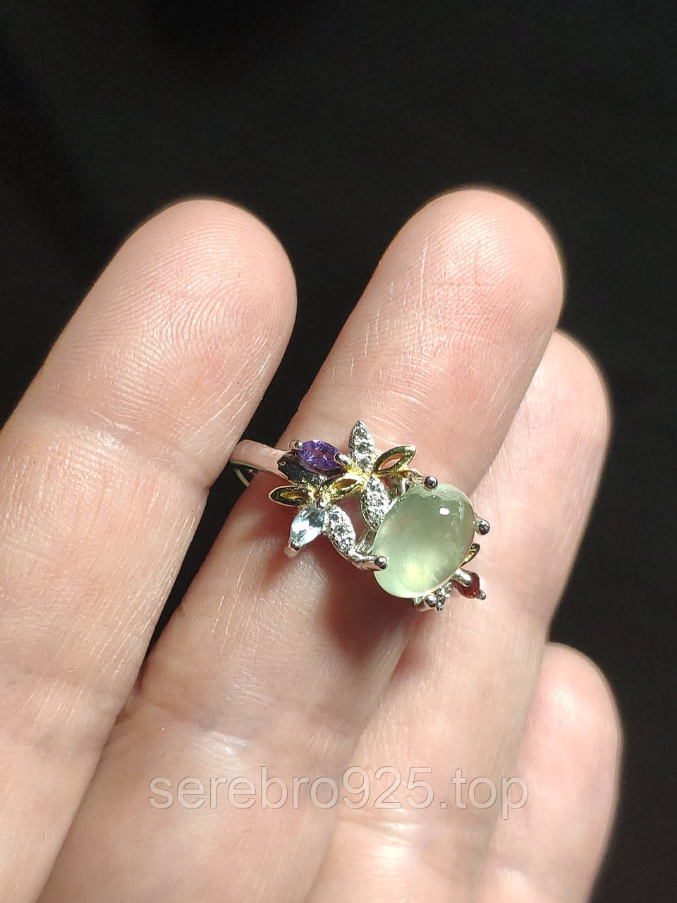 Срібне кільце з натуральним пренітом