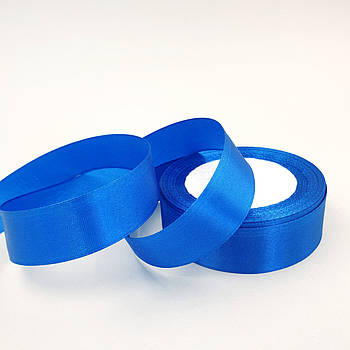 Атласна стрічка Синя 2.5 см — рулон 33 м