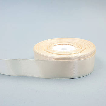 Атласна стрічка Молочна 2.5 см — рулон 33 м