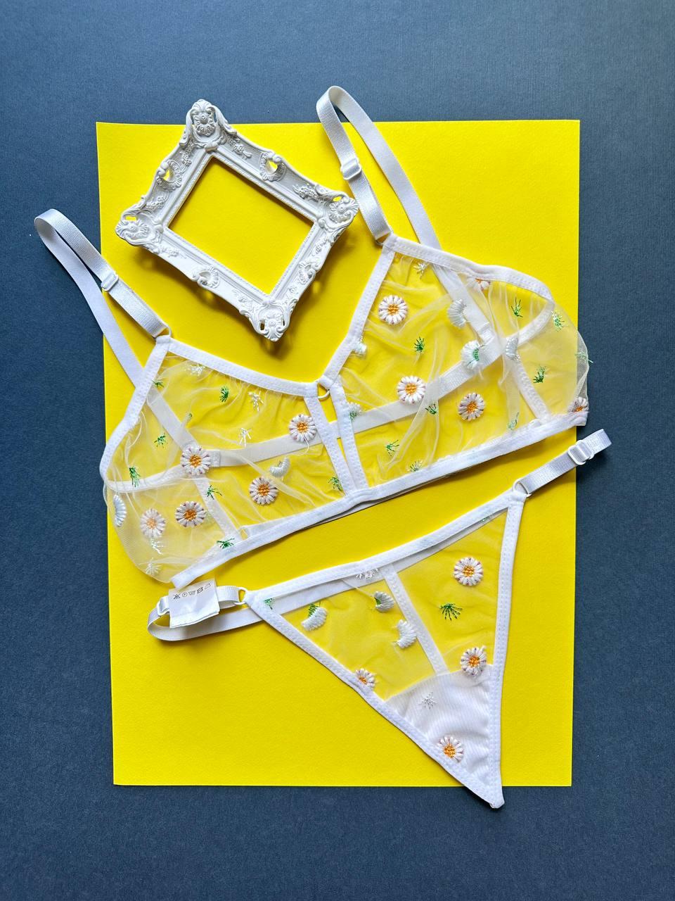 Прозорий белый  комплект спідньої білизни, топ і трусики.